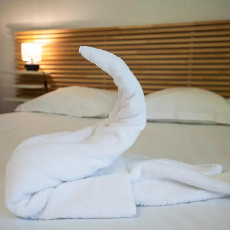 Serena - Hopital Clocheville Apartment