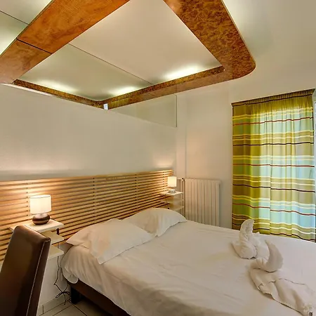 Serena - Hopital Clocheville Apartamento