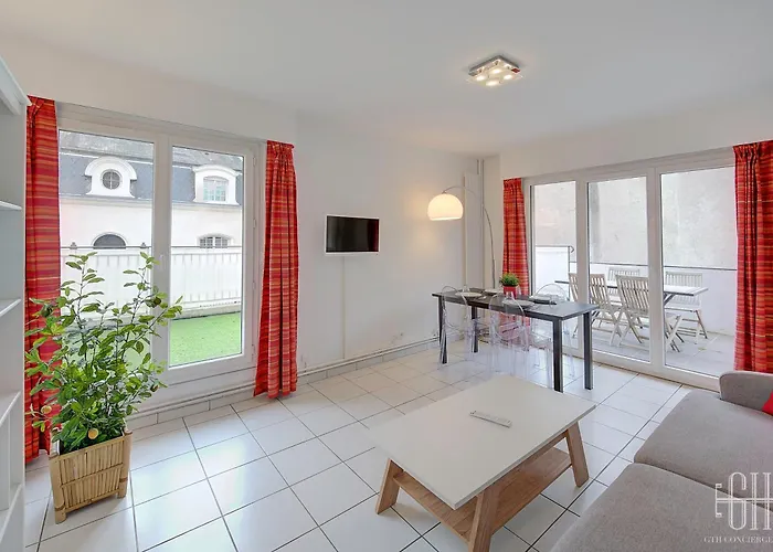 Serena - Hopital Clocheville Apartament *