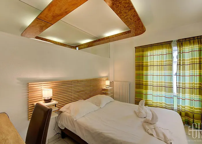 Serena - Hopital Clocheville Apartament